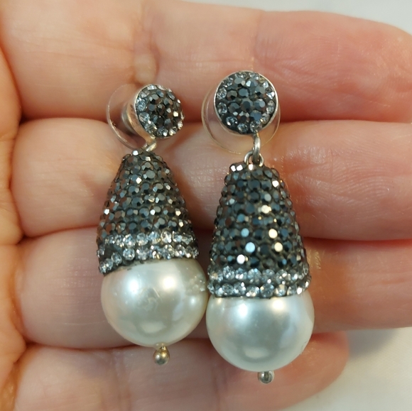 Vtg faux pearl crystald post dangle earrings - Picture 8 of 9